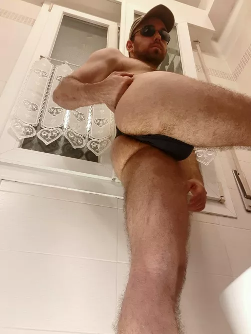 Volunteers to dry my sweaty ass? by Naughty_Alex1