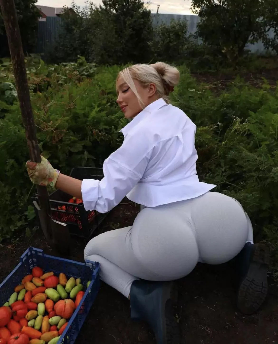 anyone know her name? posted by Fearless-Still-13