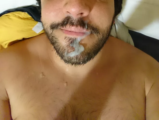 Got something on my chin? by poulpeglouton