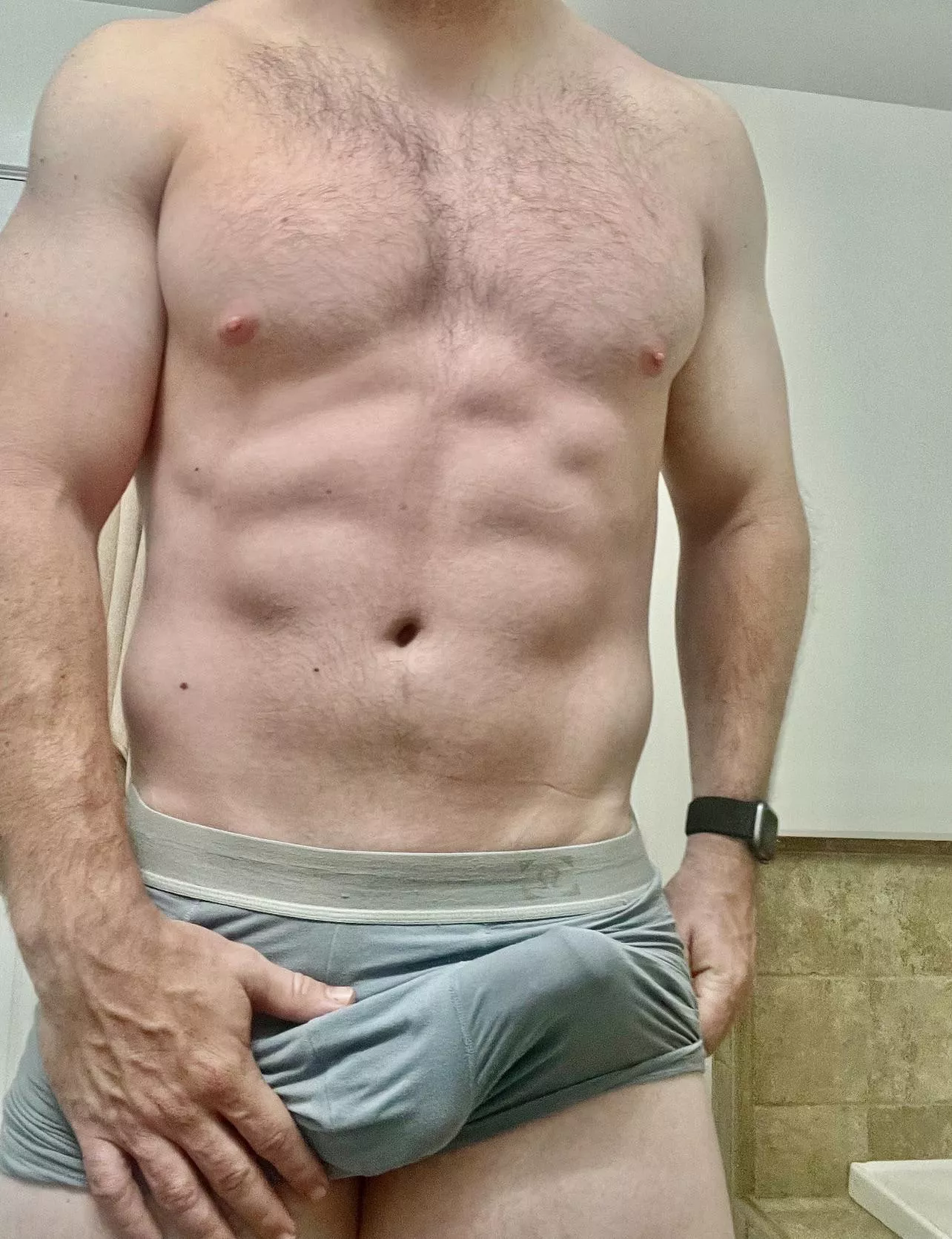 How’s my bulge? posted by randomanon14