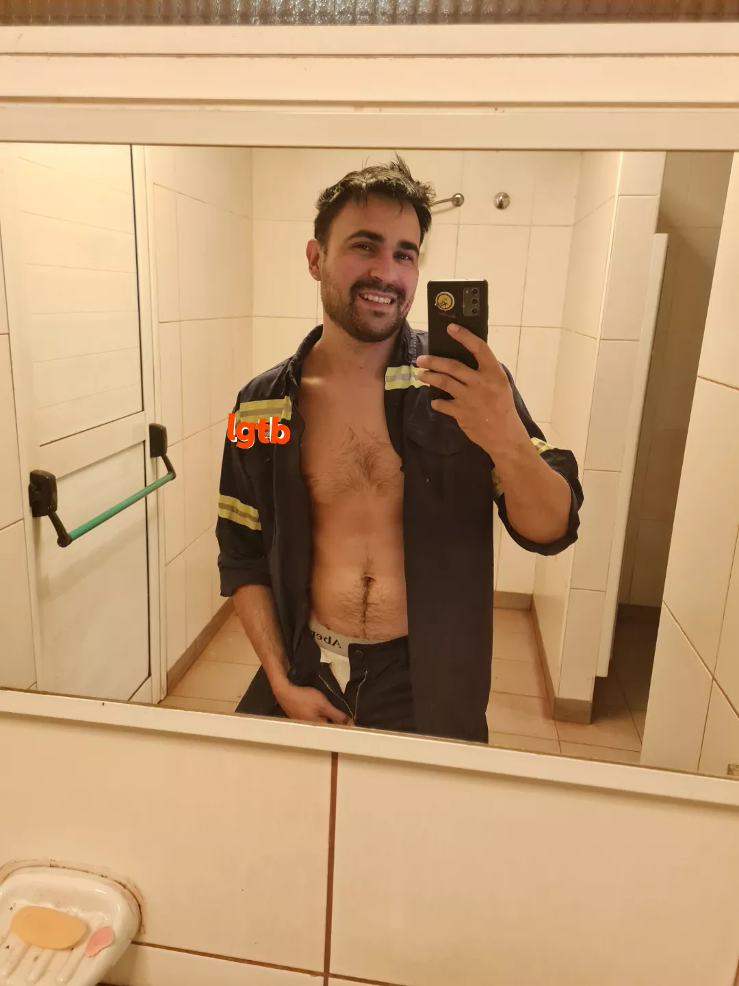 I don't like my uniform posted by ElDiablo_Negro