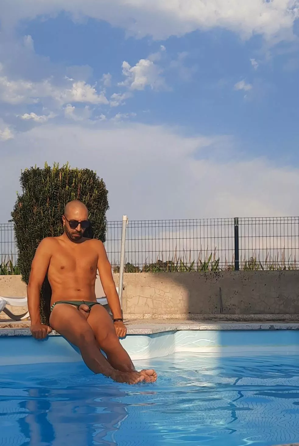 Keeping an eye on the neighbours posted by n4turi