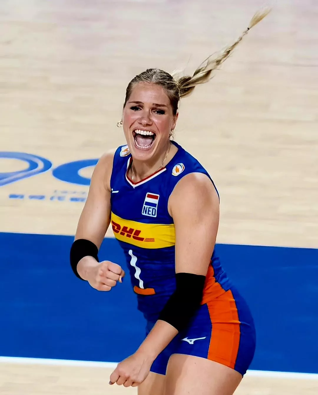 Kirsten Knip posted by proemn