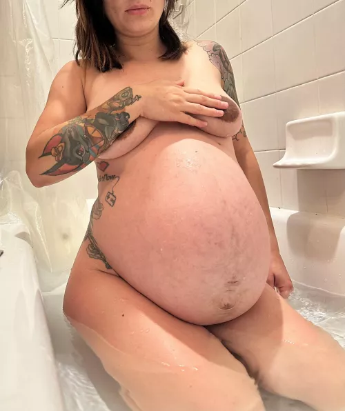 Look don't touch 😏 by Beepooter