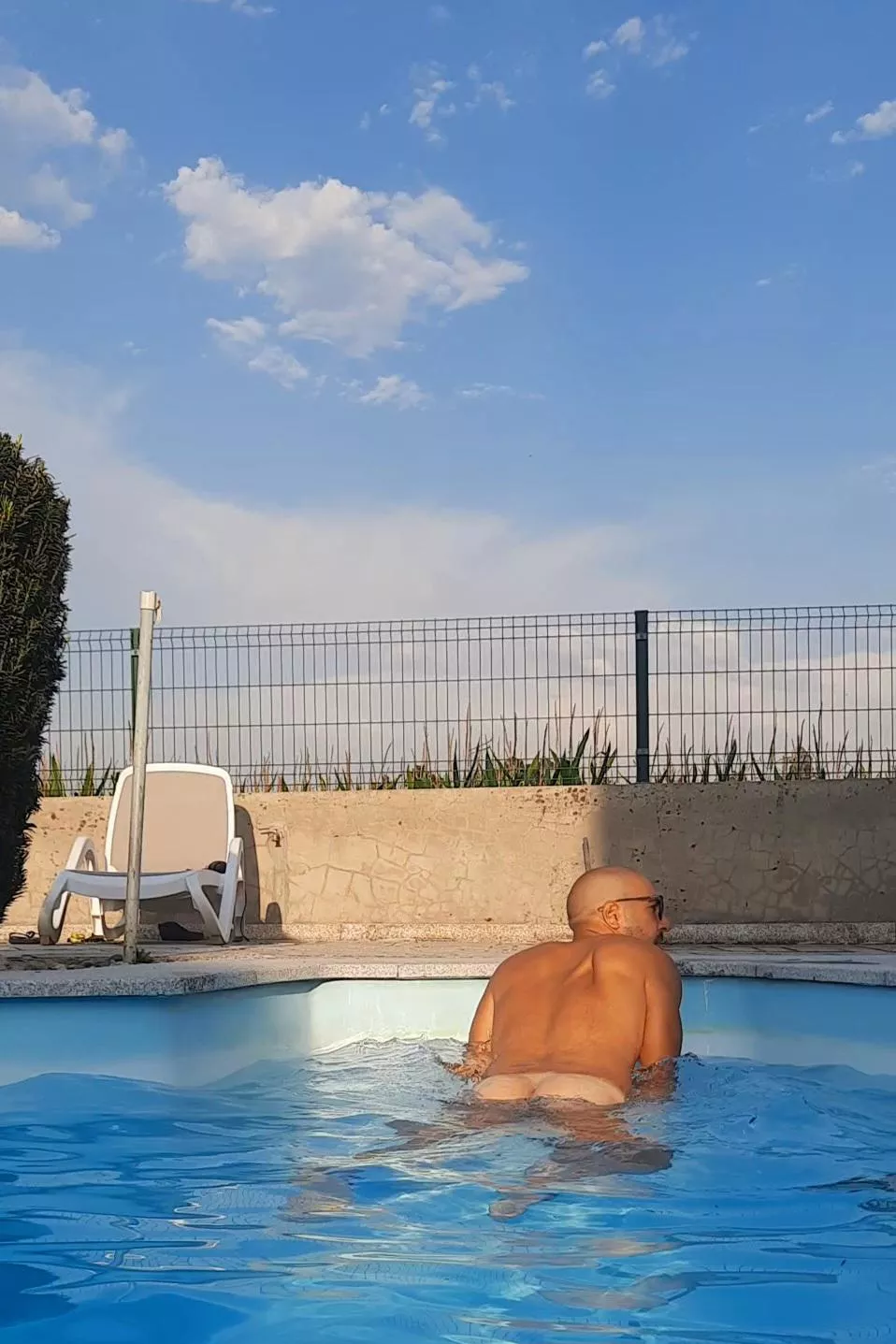 [M] Keeping an eye on the neighbours posted by n4turi