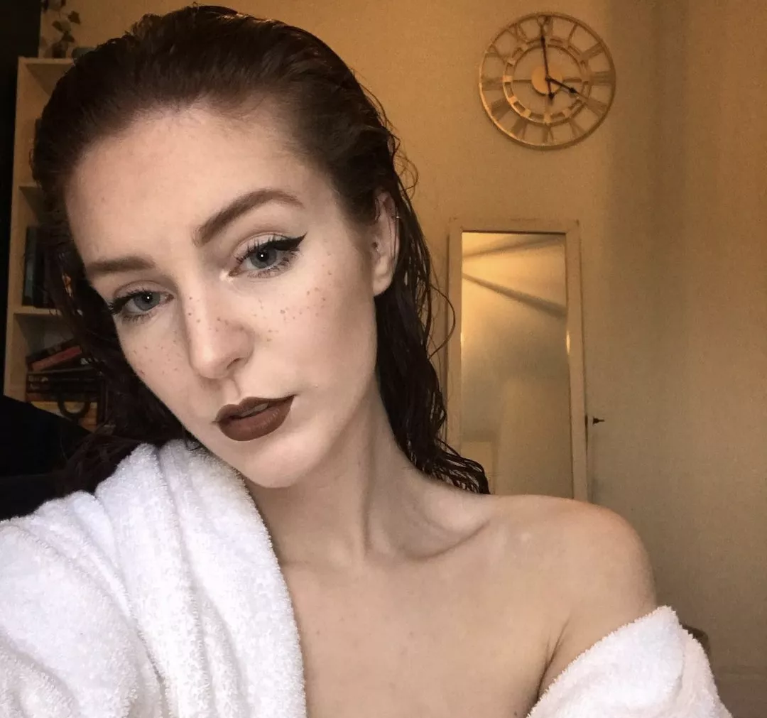 Makeup stayed on in the shower... posted by RedheadsWithBedhead
