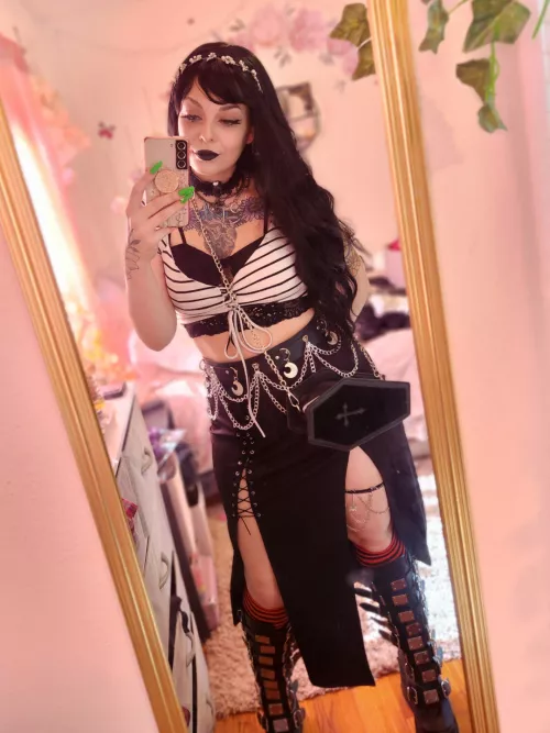 Naomi C (@thenaomipeaches) by NaomiCakess