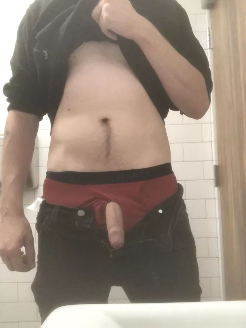 peekin out by Active_Conflict404