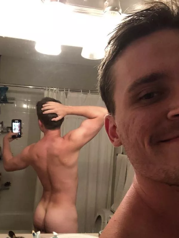 Service with a smile ❤️ posted by samspade123456