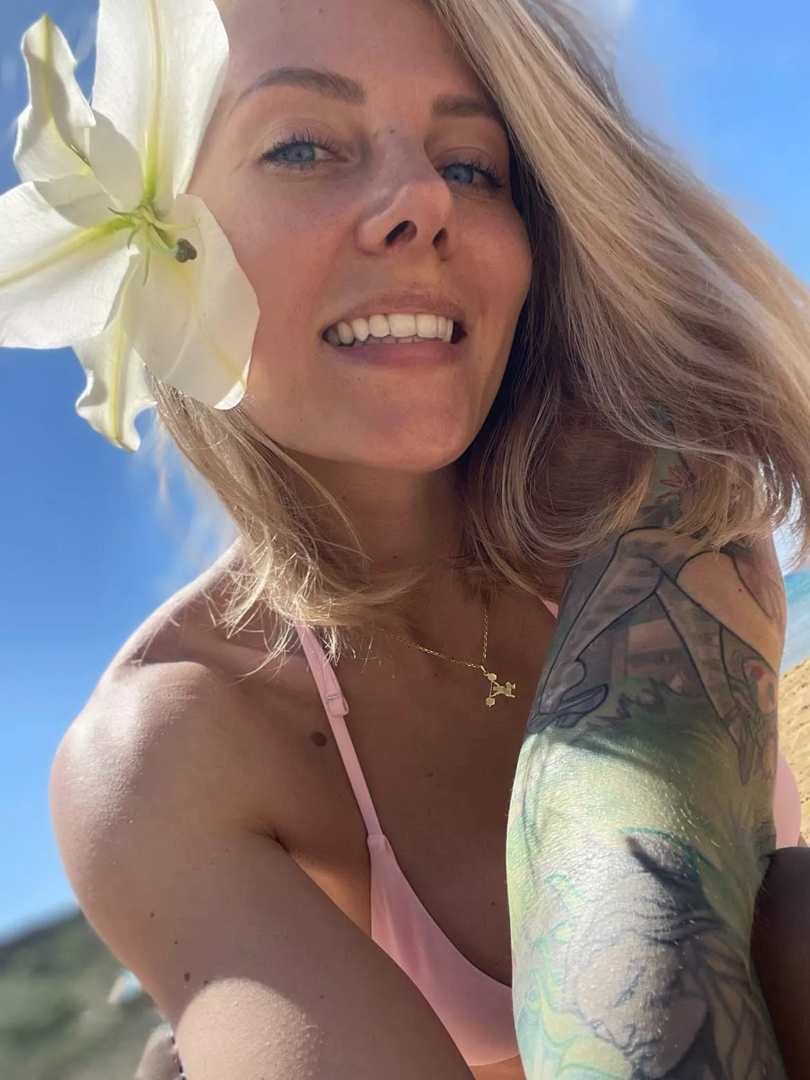 Smile 😙 posted by sagittarinaofficial