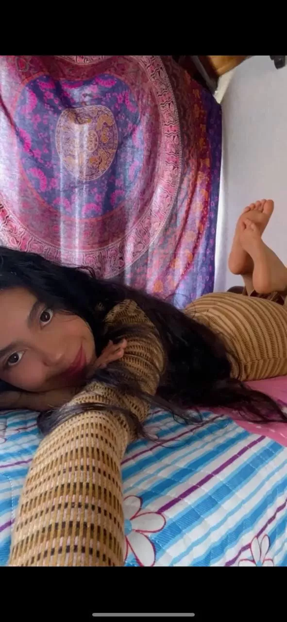 Start from my feet then work you way to my pussy posted by KookyPhilosophers