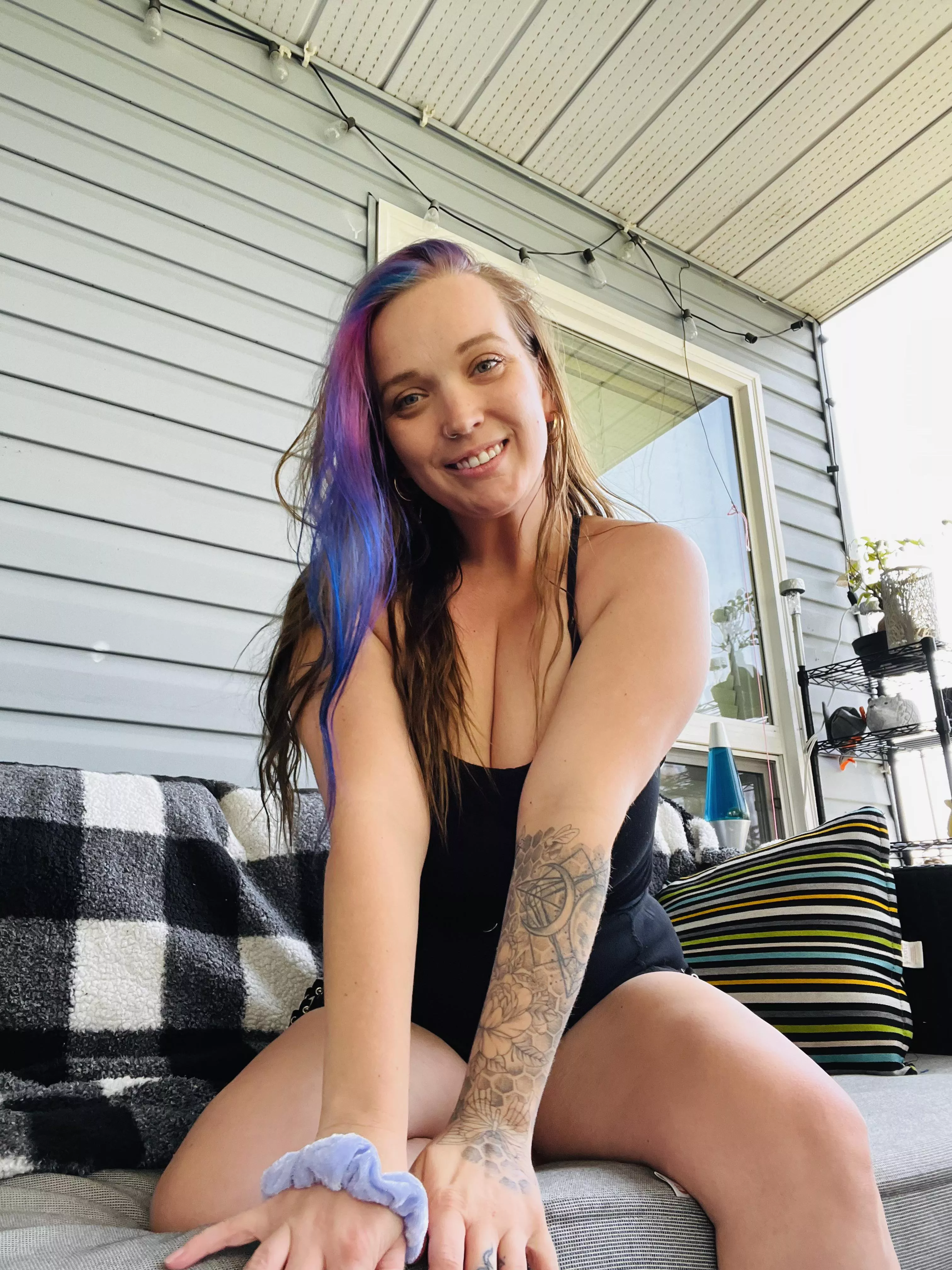 🩷💜✨this cotton Candy hair really has me feeling myself 🎀🩵 posted by CurvyCutieBC