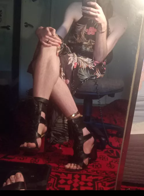 Want to watch me crush stuff right in front of you? by strelok6969