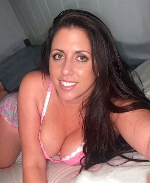 A little good morning selfie. How'd you sleep? by likes2shareinsocal