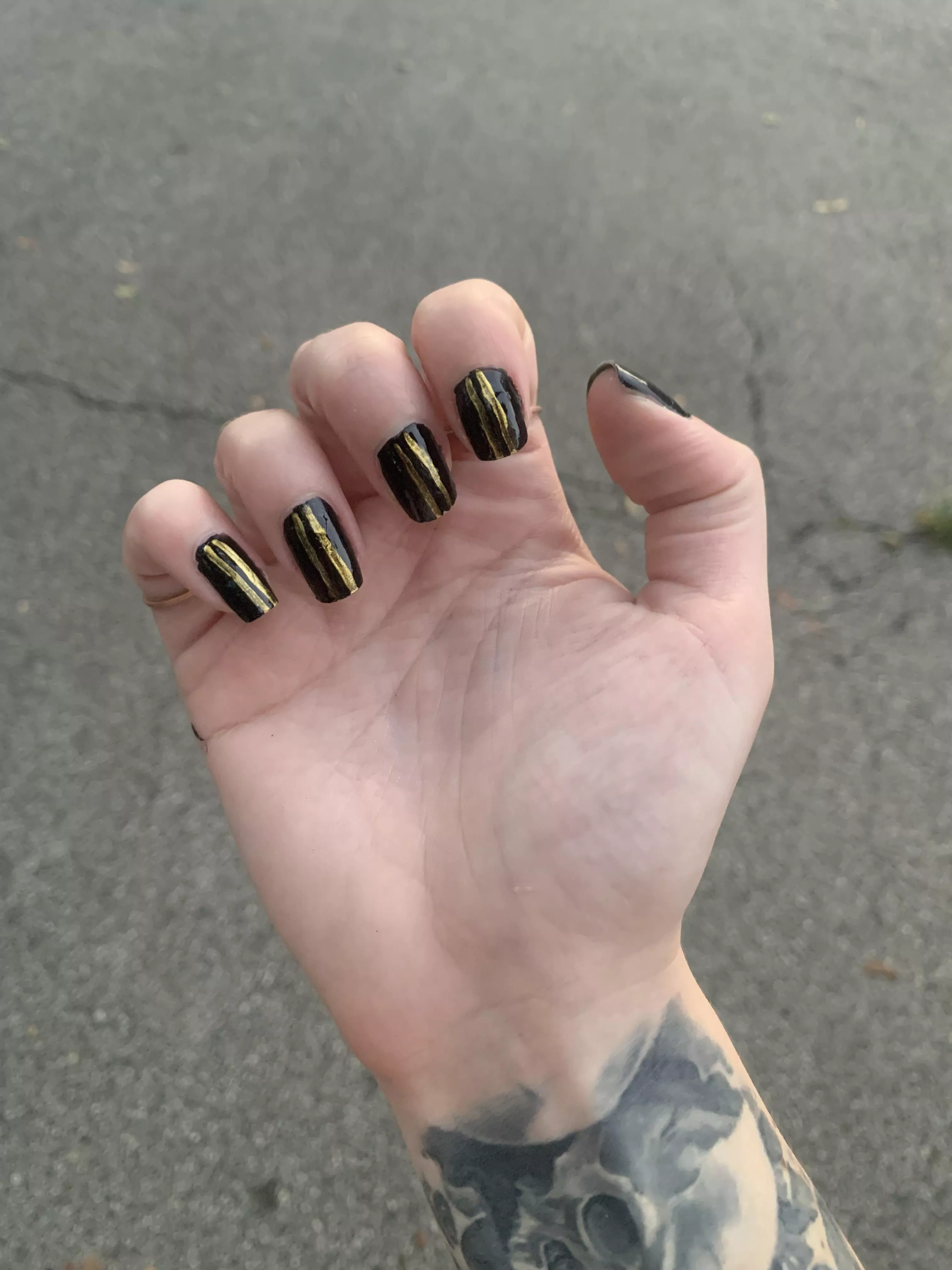 Black and gold posted by sirenskiss3