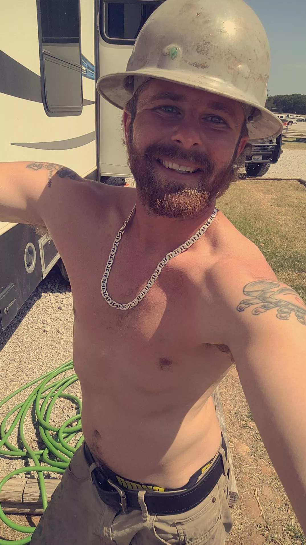 Blue collar by day, daddy by night😈 posted by dirtyphe