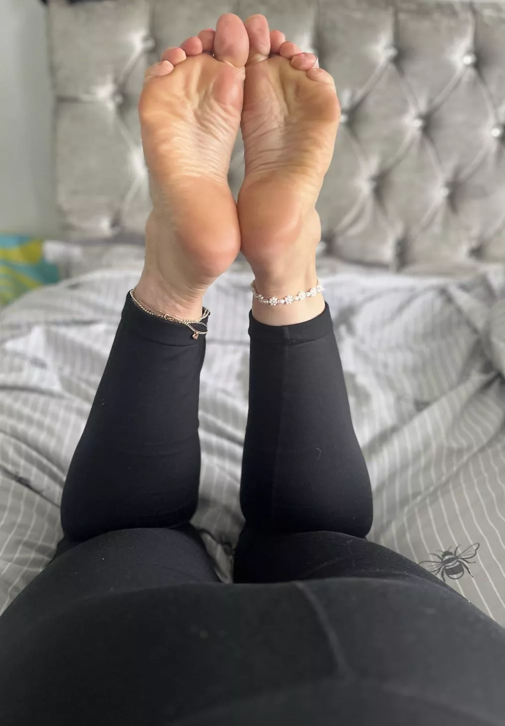 Could you control yourself?? posted by feet_girl84