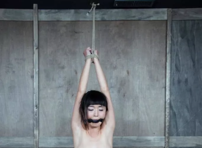 How to tie wrists safely for suspension? by XDaiBaron