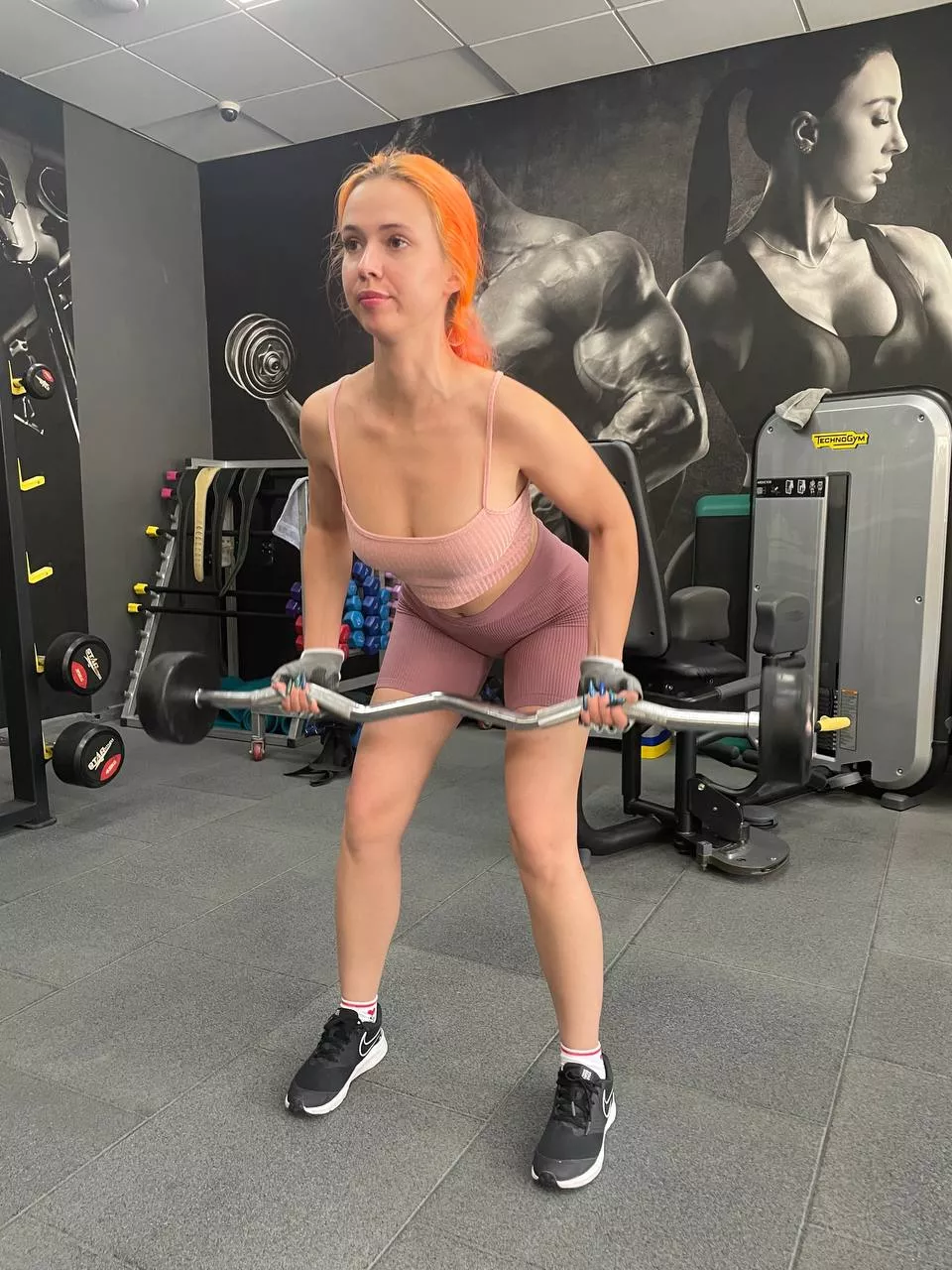 I love to work out posted by CharmingMistress