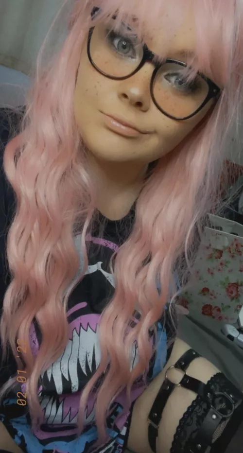 Kinky gamer girl by EeveeGracex