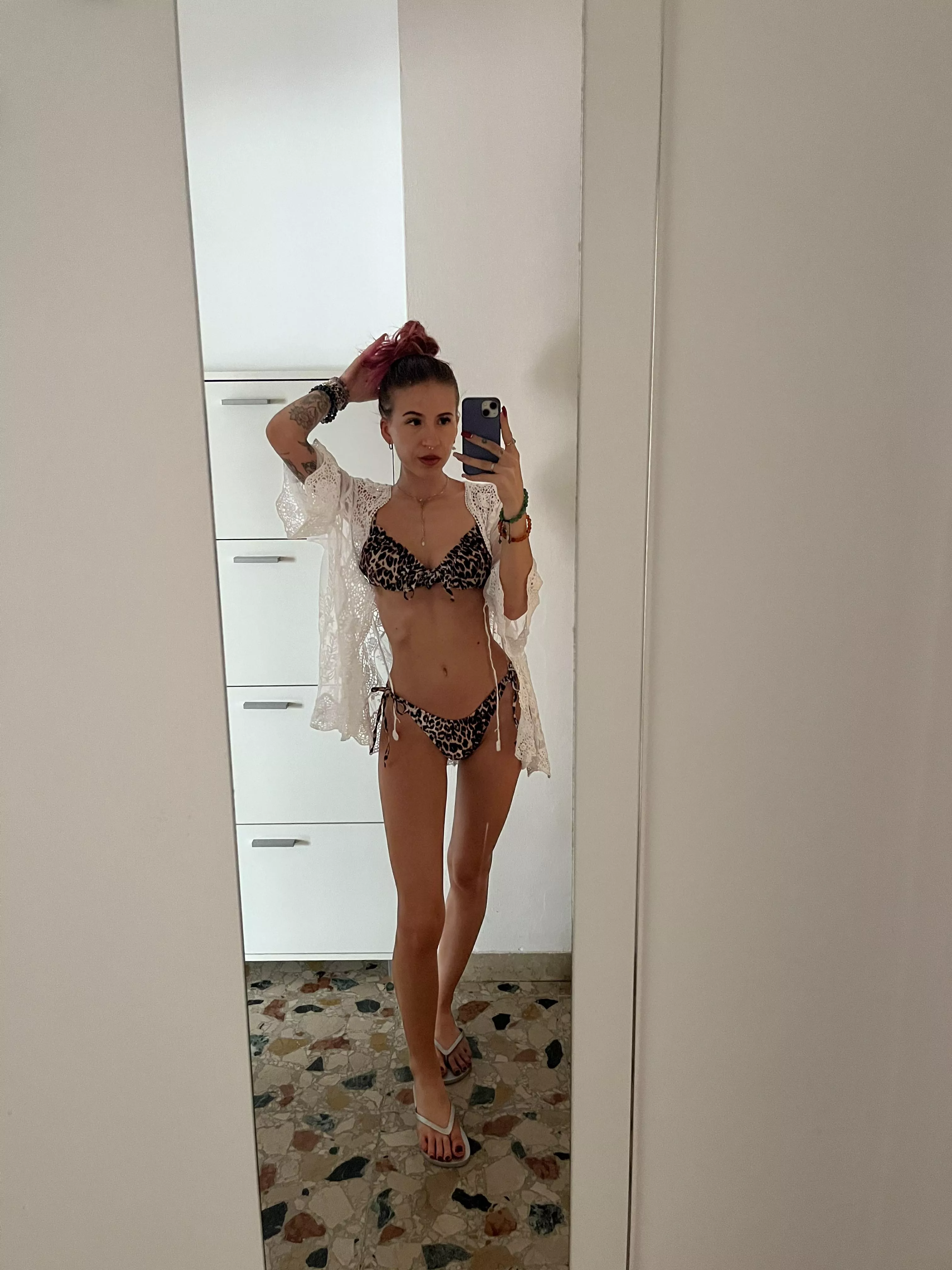 maybe I dressed the wrong way to go to a family lunch. posted by monthlywrench461