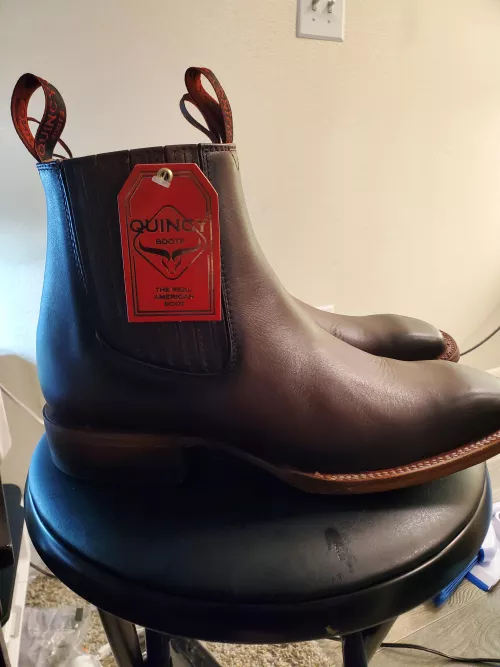 One boot fits different than the other by cerciscanadensis1