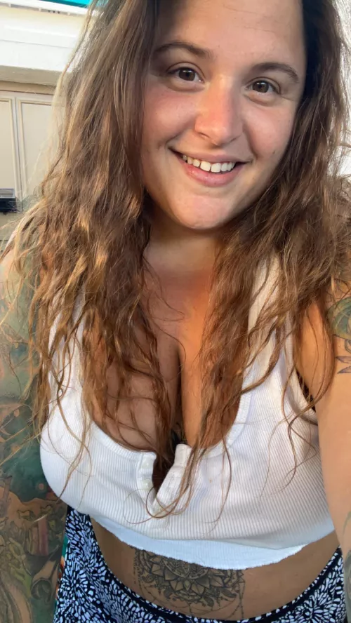tattooed seductive stoner. let me share these bbw curves with you! by handful_heather420