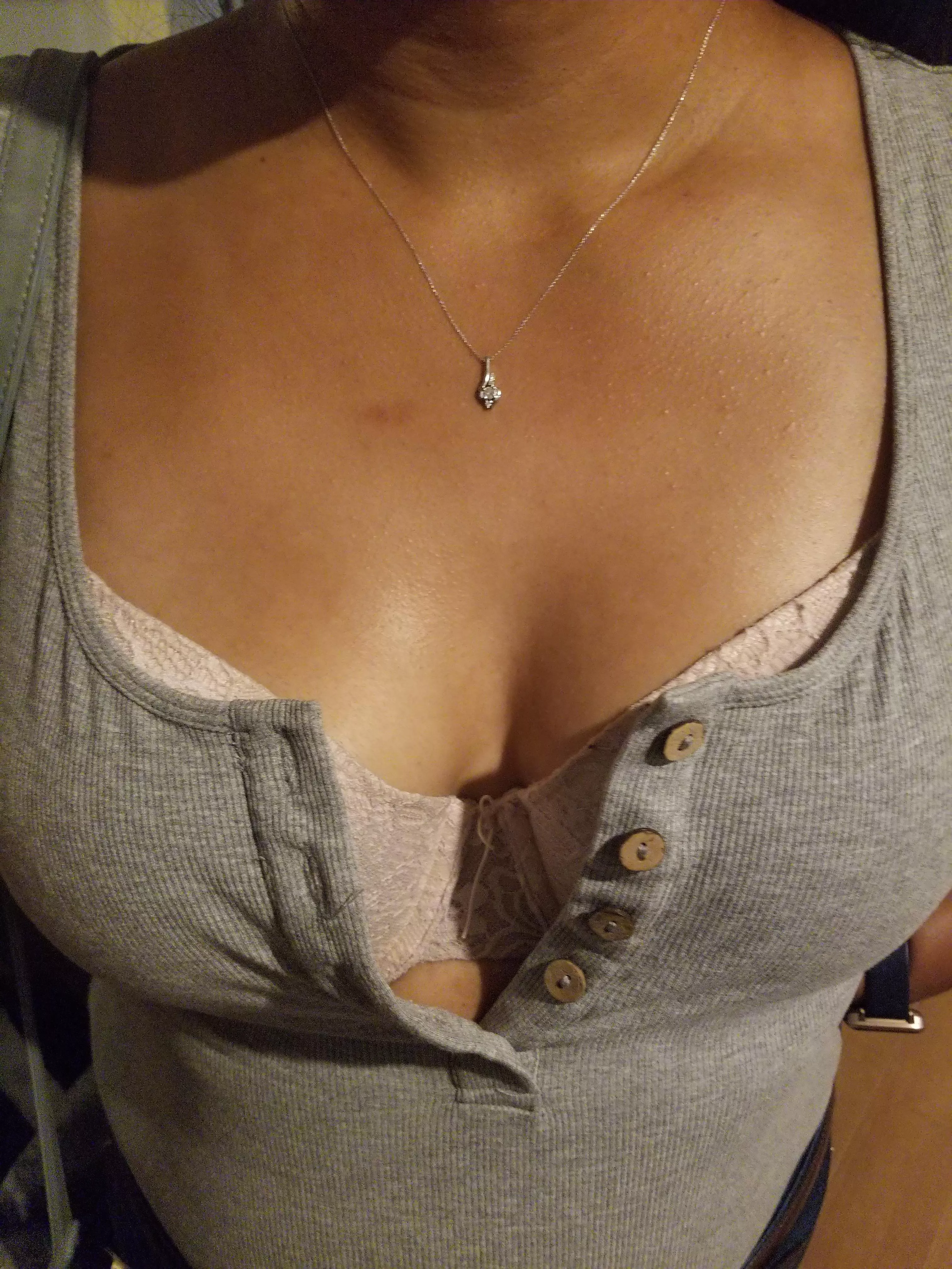 The girls were busting out today! 🤣 posted by Zevinox576