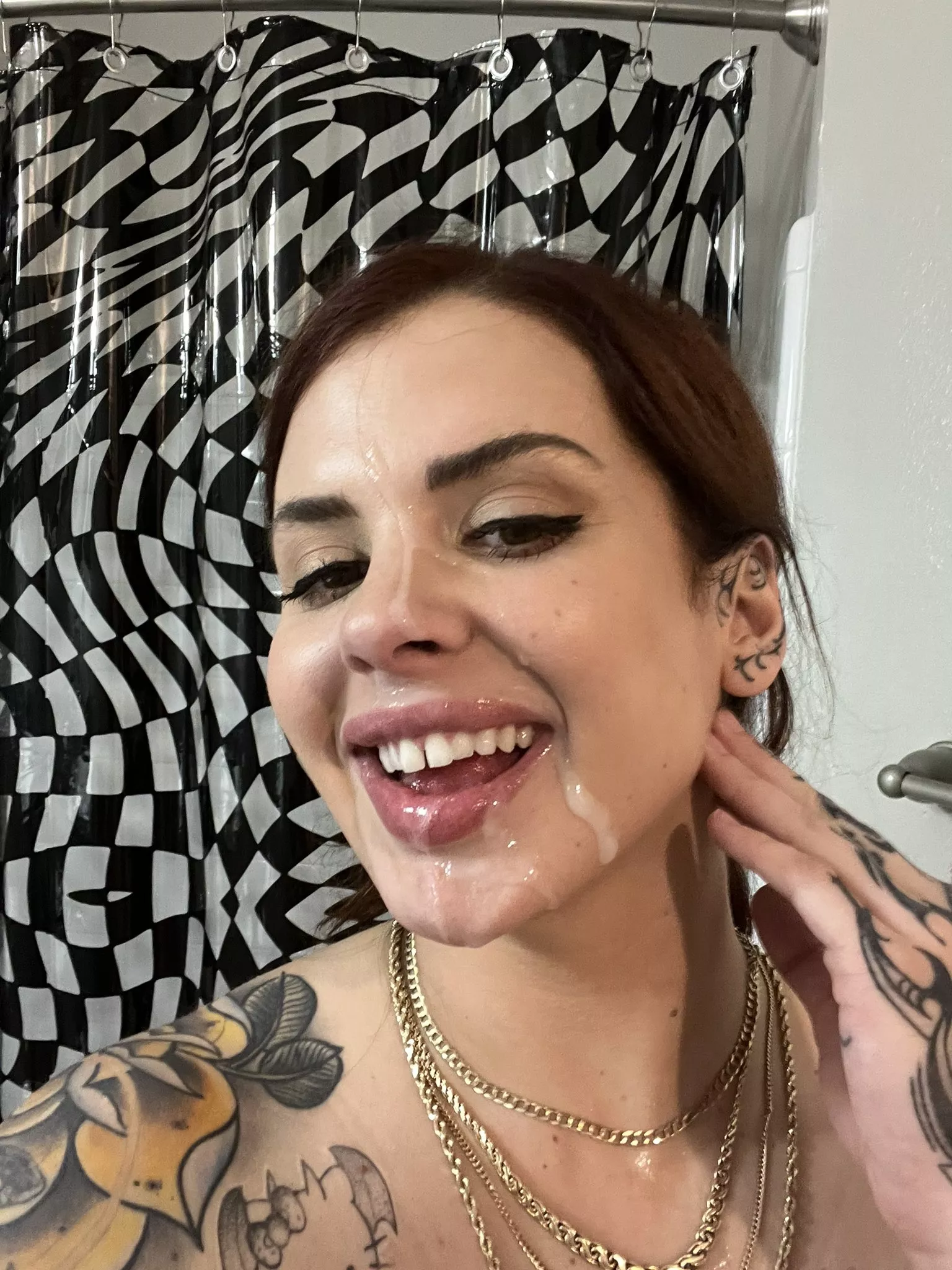 Twitter - Facial posted by Radmember