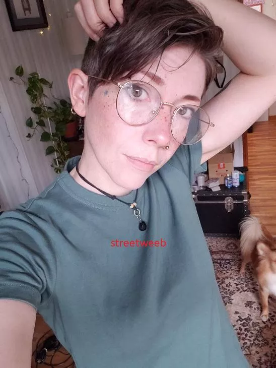 Androgyny + glasses posted by streetweeb