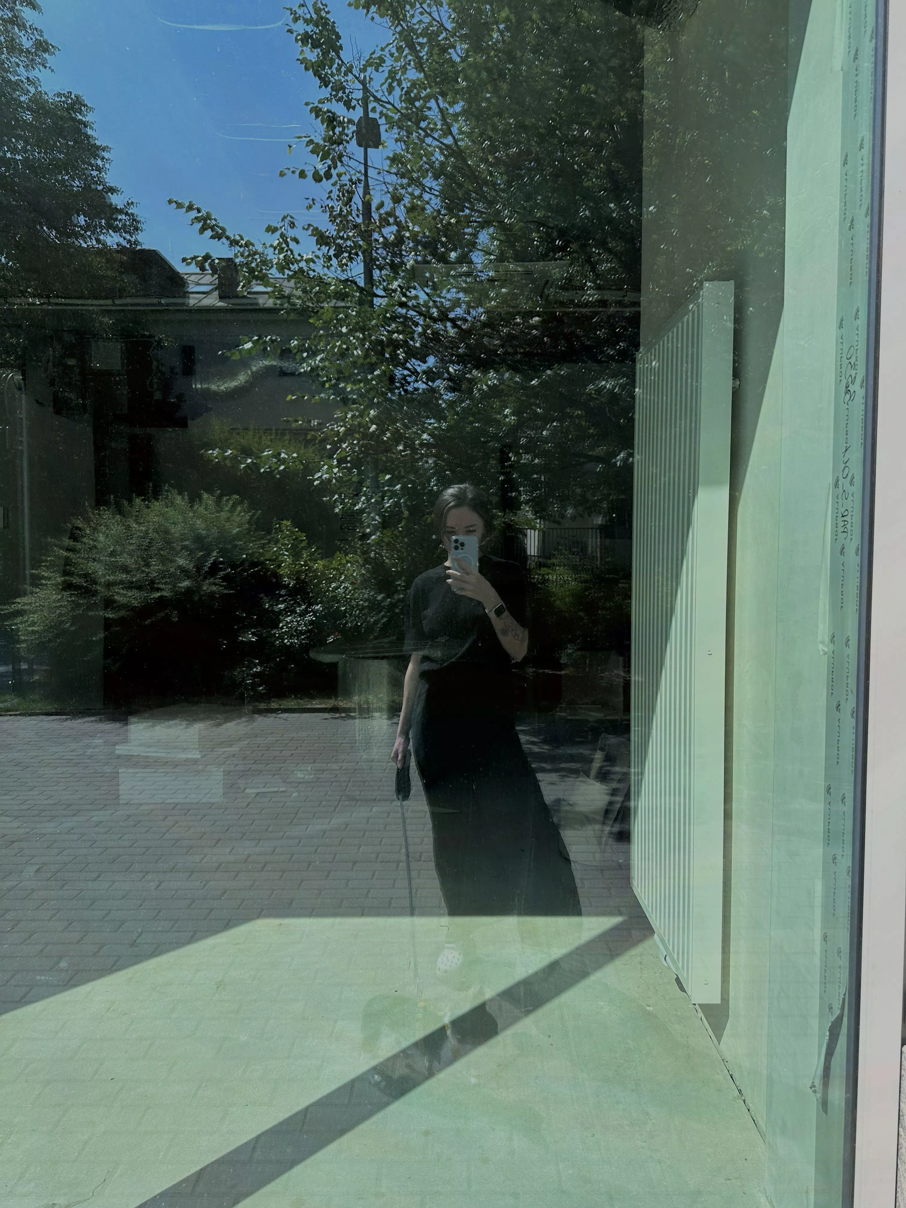 ass and lips separated posted by sielichjf