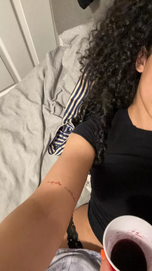 boredddd. who wants to come sip some red wine with me 😩🍷 by xena-emani