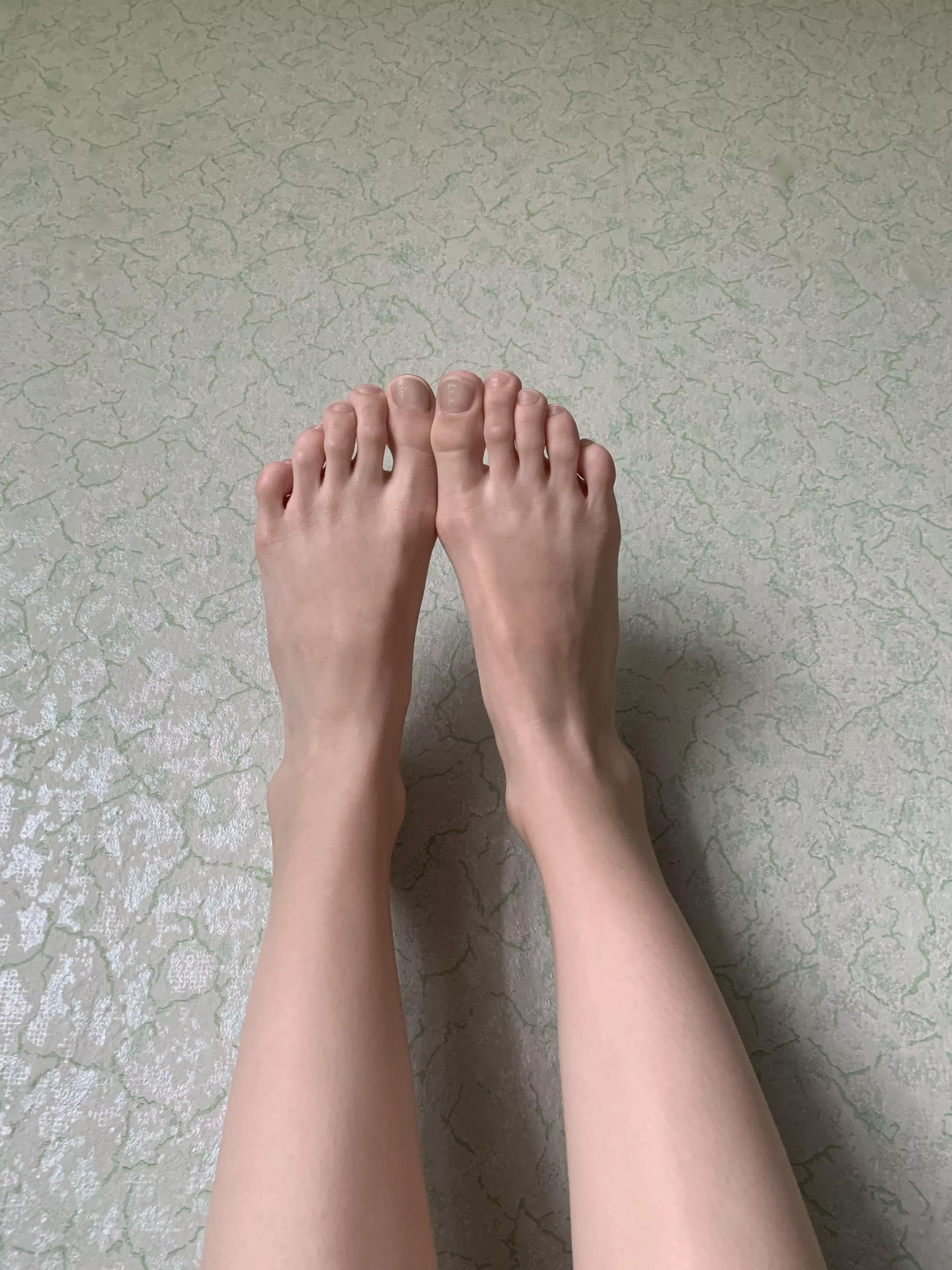 Discover the power of my irresistible legs. posted by thinFlop831