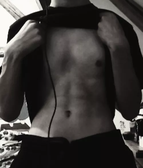 Dm me for fun babe~~~~~~💦. by Ornery_Gazelle4392