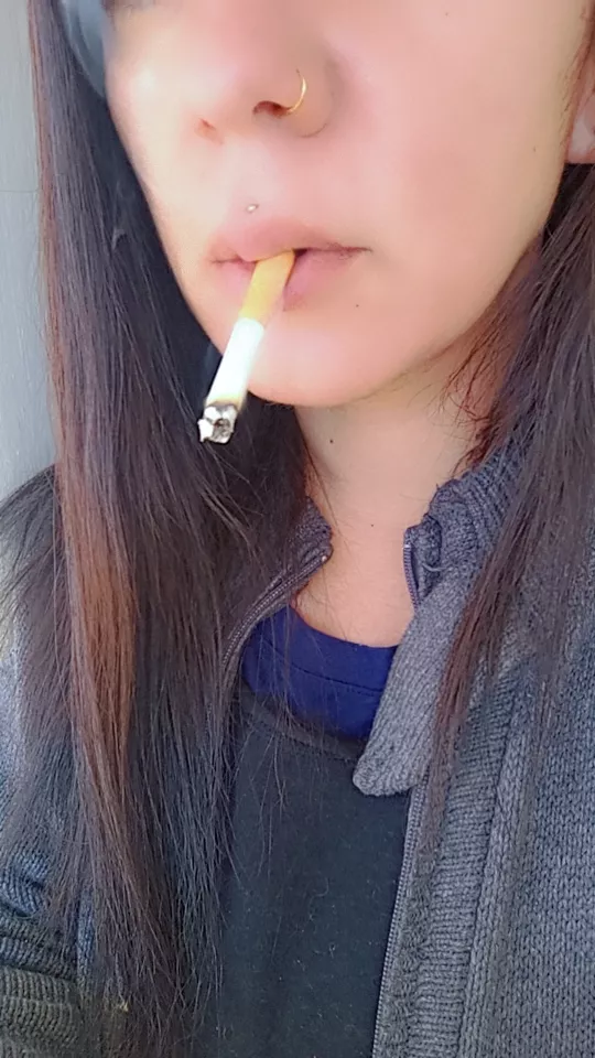 Do my smoke flavored lips tempt you? 😏 posted by SmoothBroccoli2379