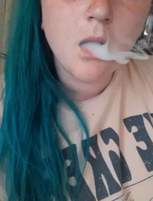 Don't you just looovee how smoke looks? I know I'd catch you staring if I was all smokey out in public 😋😈 by SweetieSophiaa