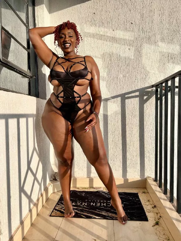 (f) smash or pass? 😜🙈 posted by Rozie_99