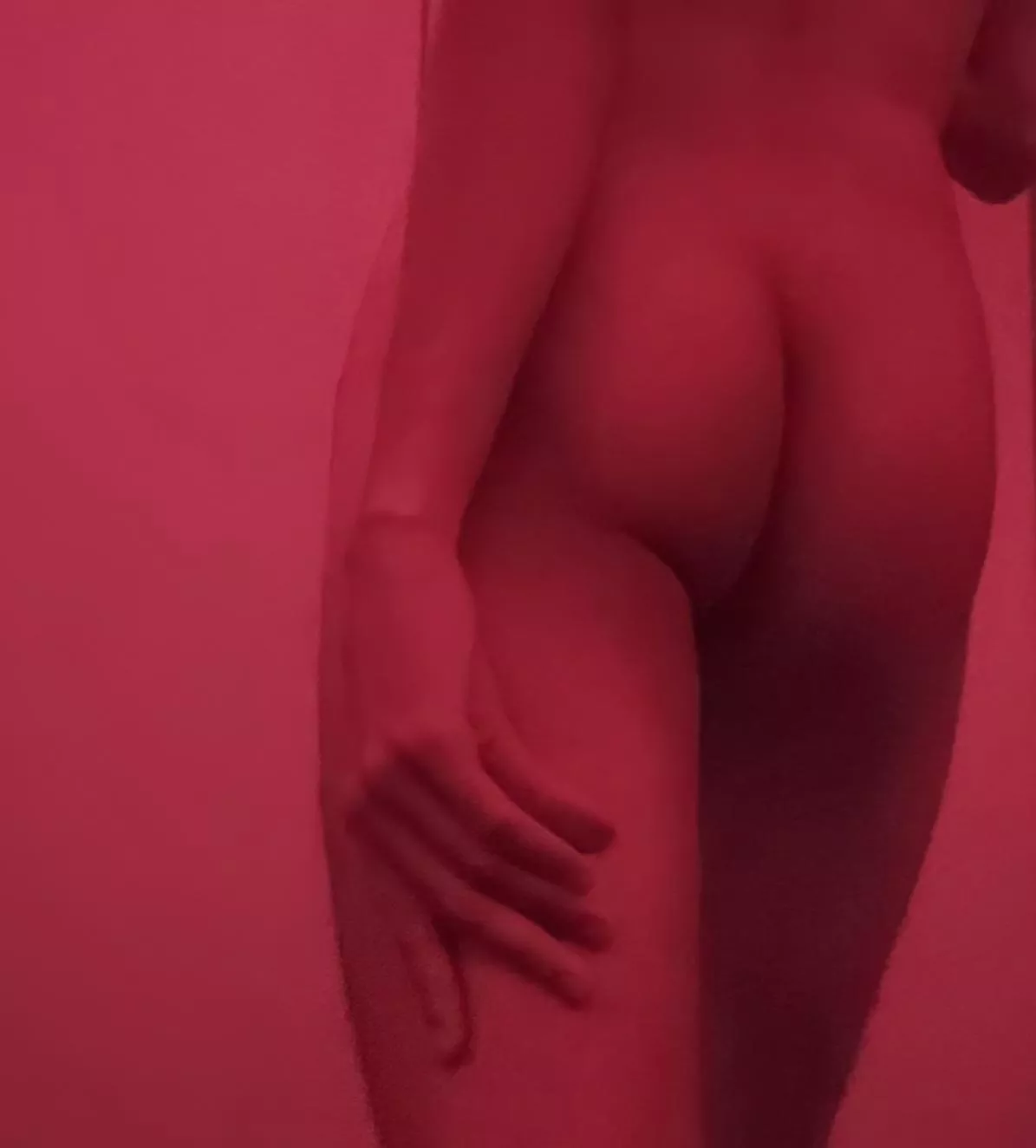 Felt sexy taking this lol 🩷 posted by aaaa_idekwhatimdoing