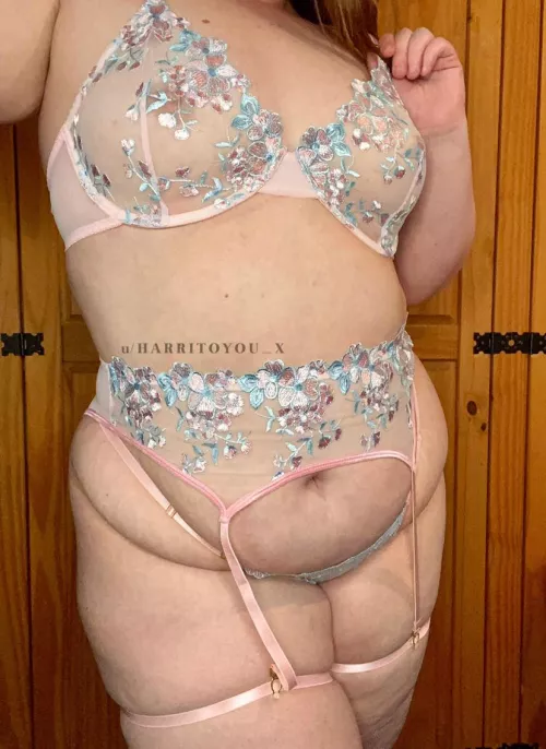 Lingerie wrapped curves 🥵 by harritoyou_x