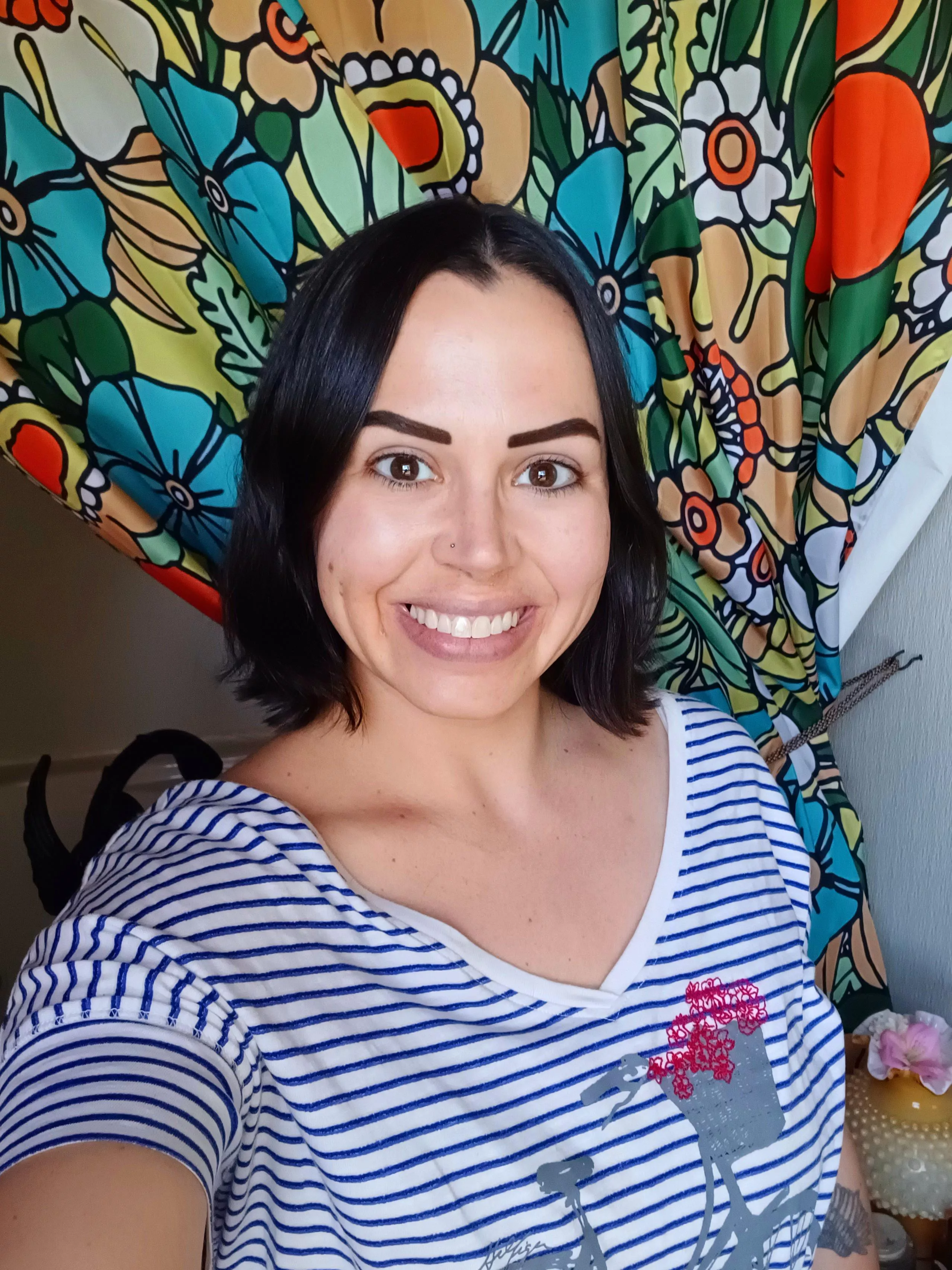 Loving my new haircut [f] posted by LusciousLenoreEvans