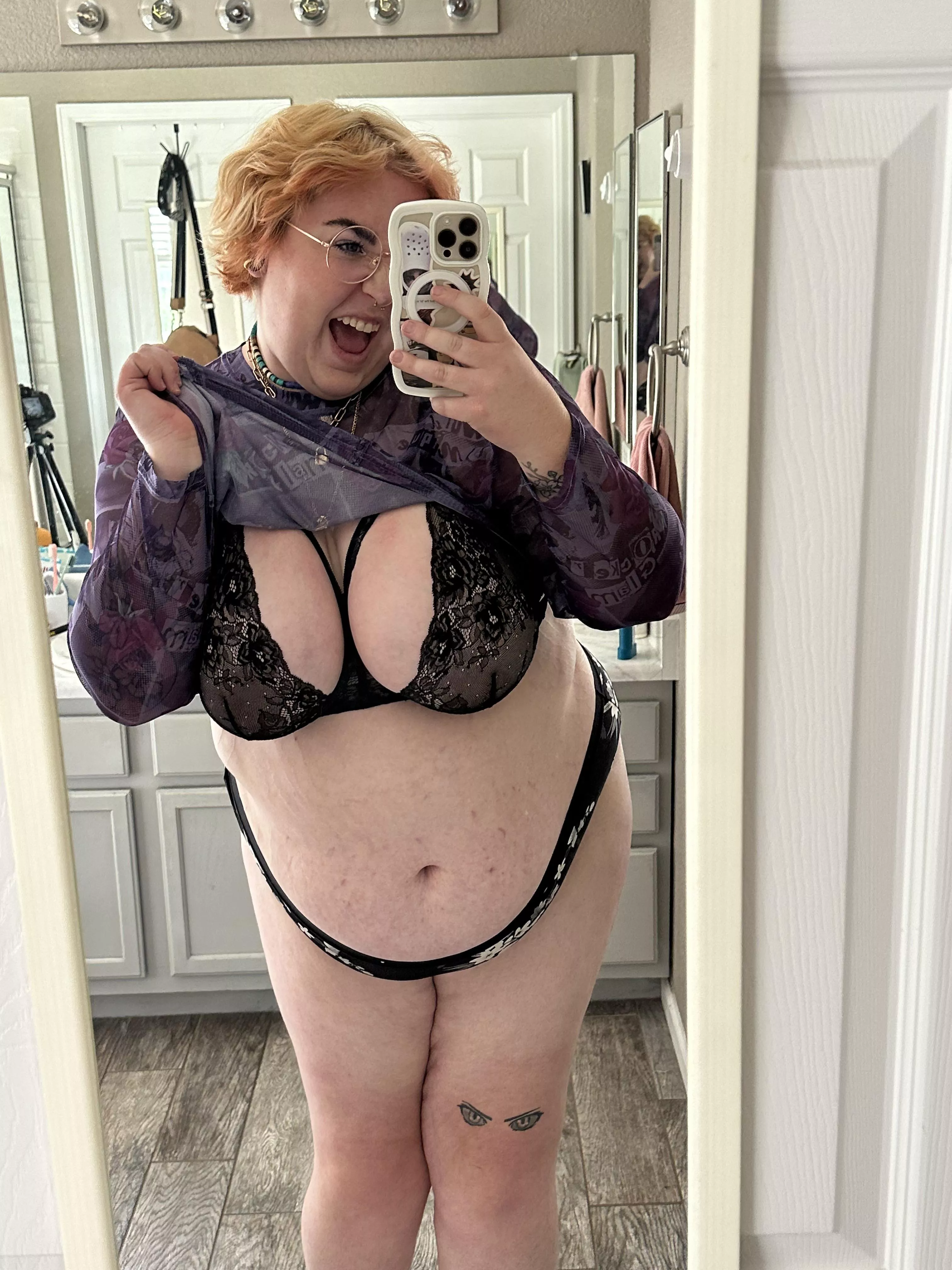 mind if i flash you ? 😉 posted by nicprincess