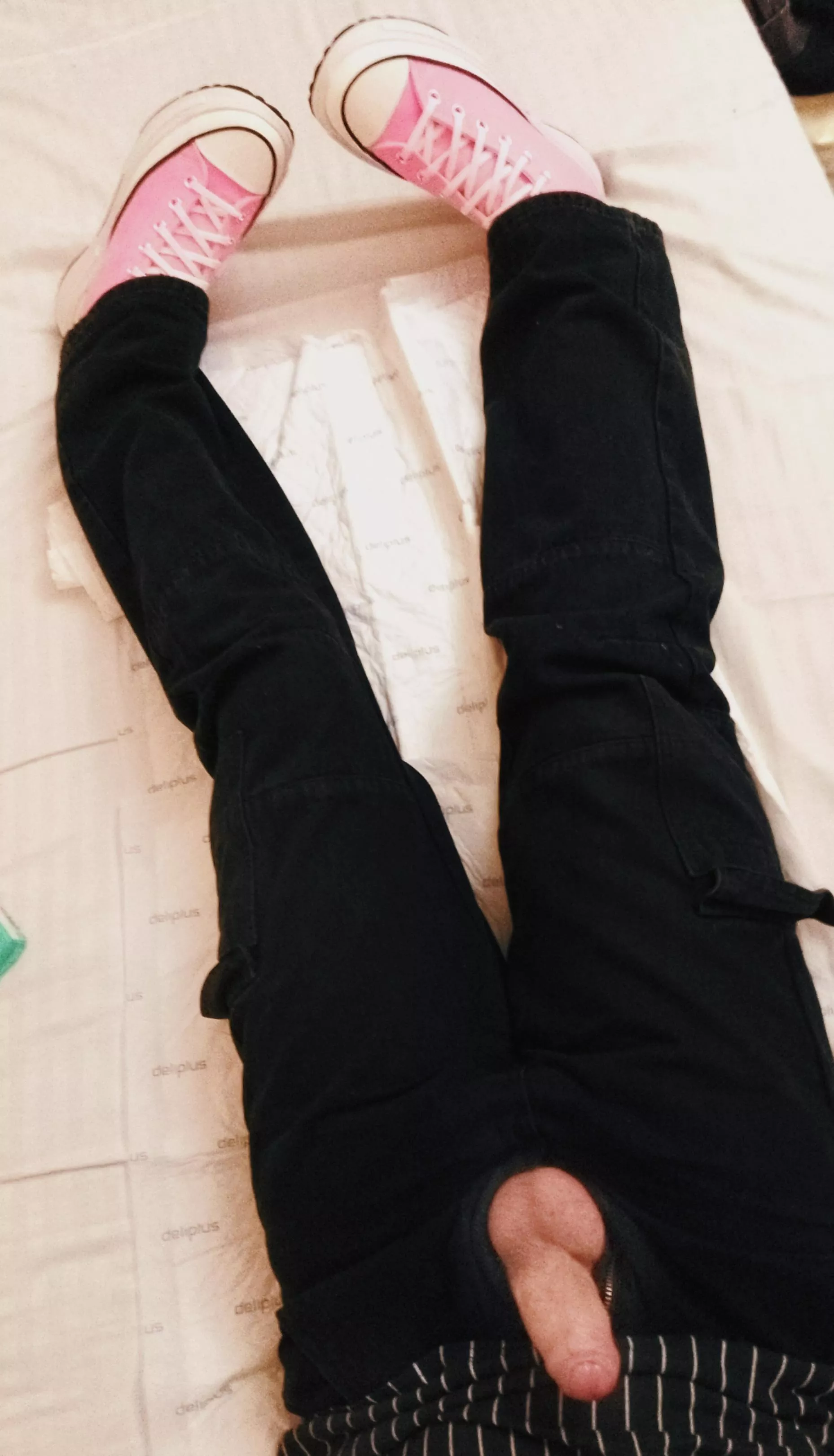 new pink shoes ☺️☺️ posted by boypussy_55