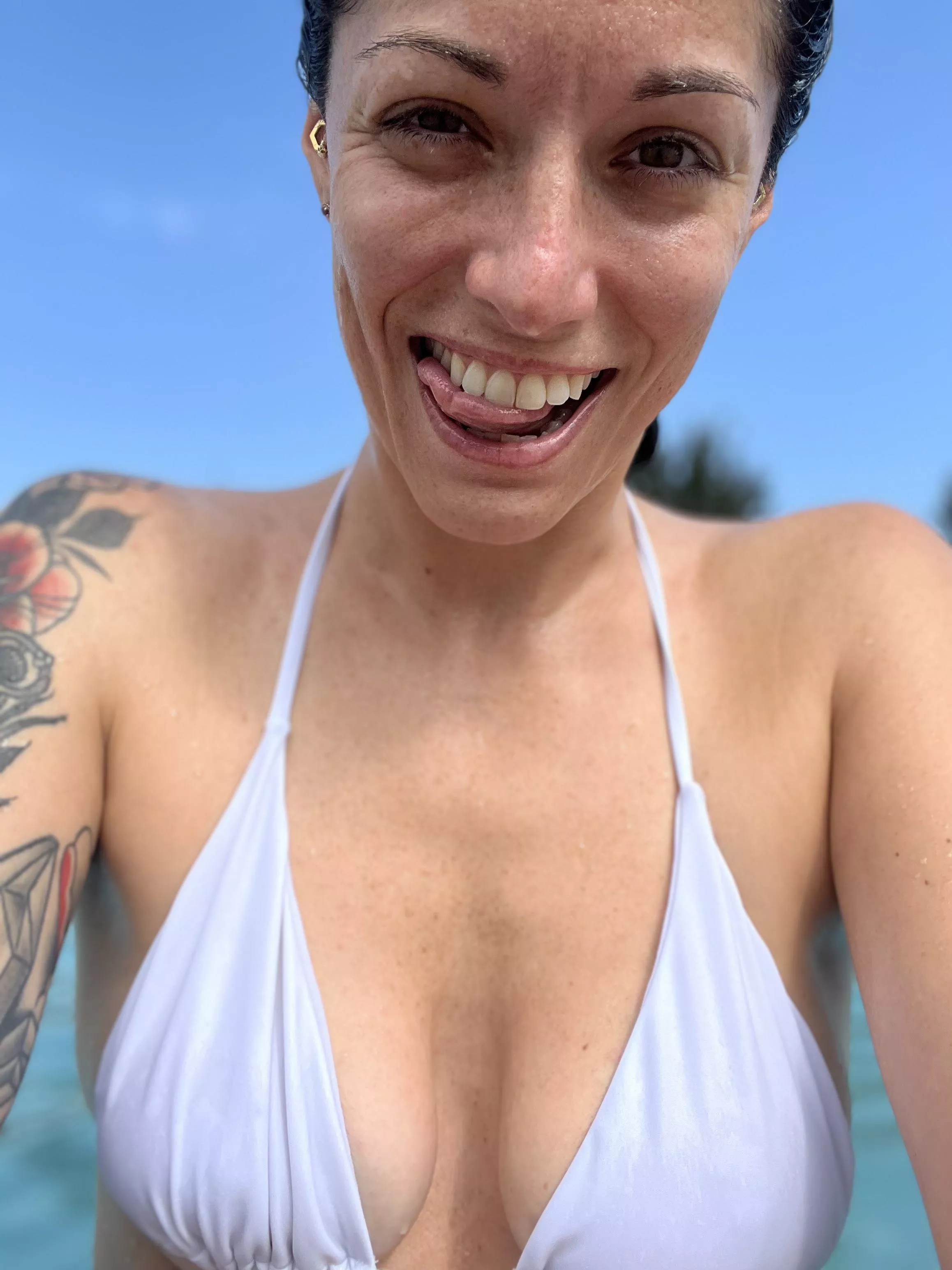 Nothing like a nice pool day🥰 posted by Athomewithember