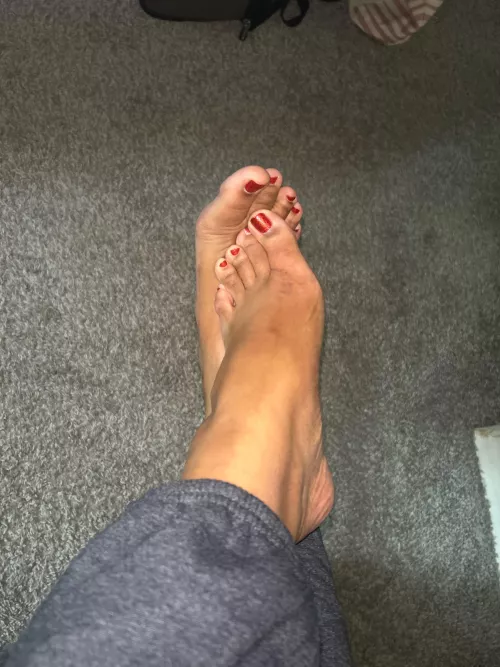 Please request my Feet 👣 ❣️ by Pale_Head_8081