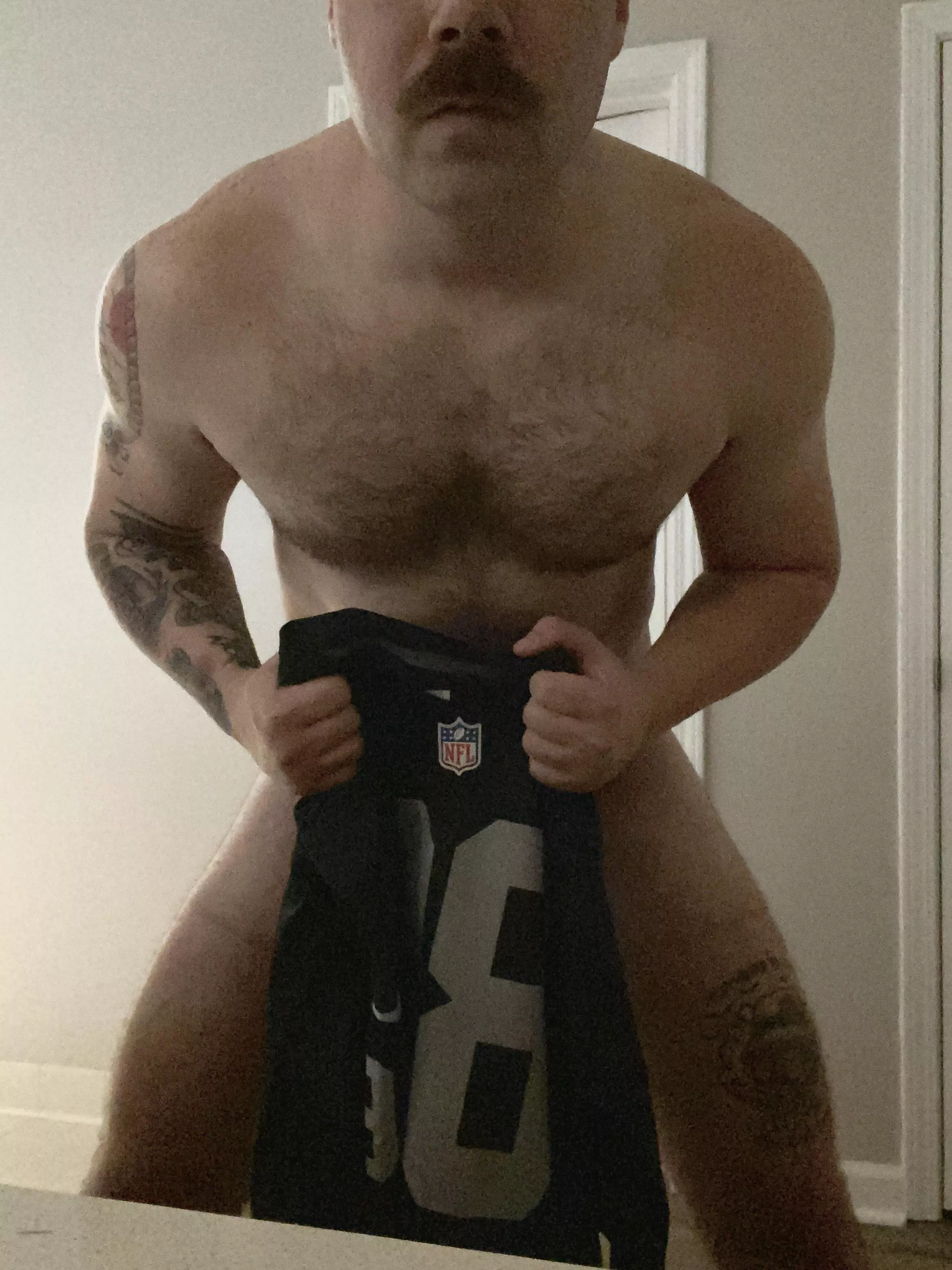 Psst… wanna be my receiver? I’ll make sure you’re wide open. 🕳️ posted by Kurt_Wood