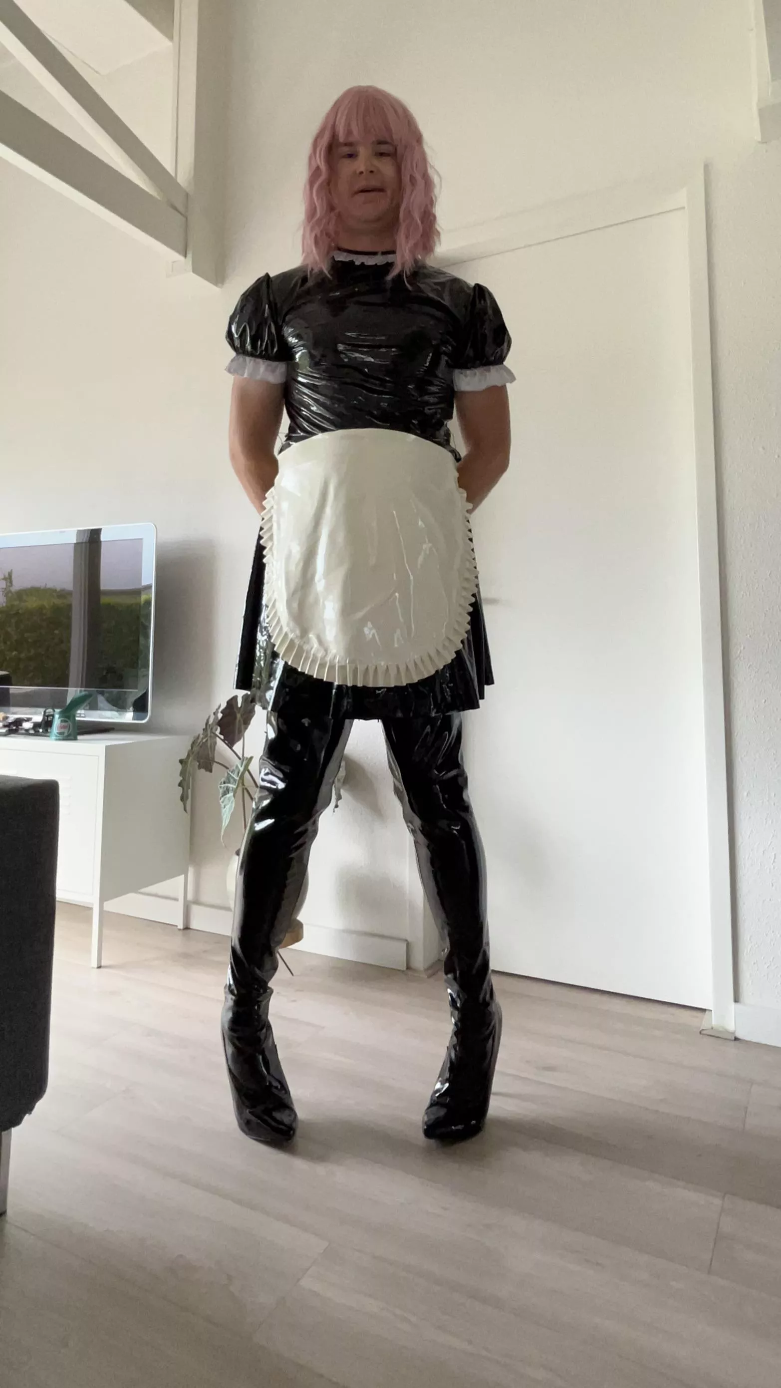 Rubber sissy slave posted by CombElectrical8661