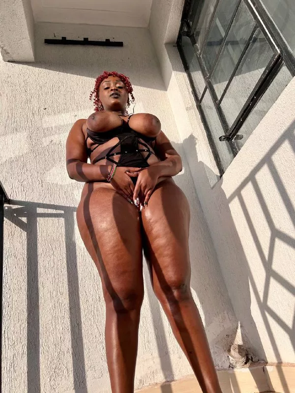 Say “hi” if you are a fan of ebony girls posted by Rozie_99