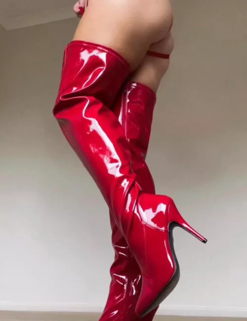 So many things to worship… by MistressLolaInLatex