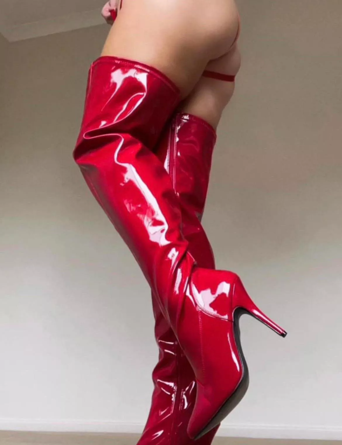 So many things to worship… posted by MistressLolaInLatex