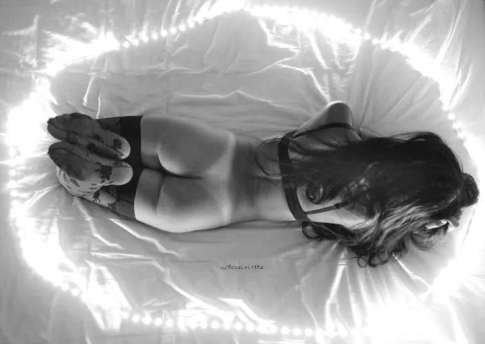 Surrounded... by RosaLolitta